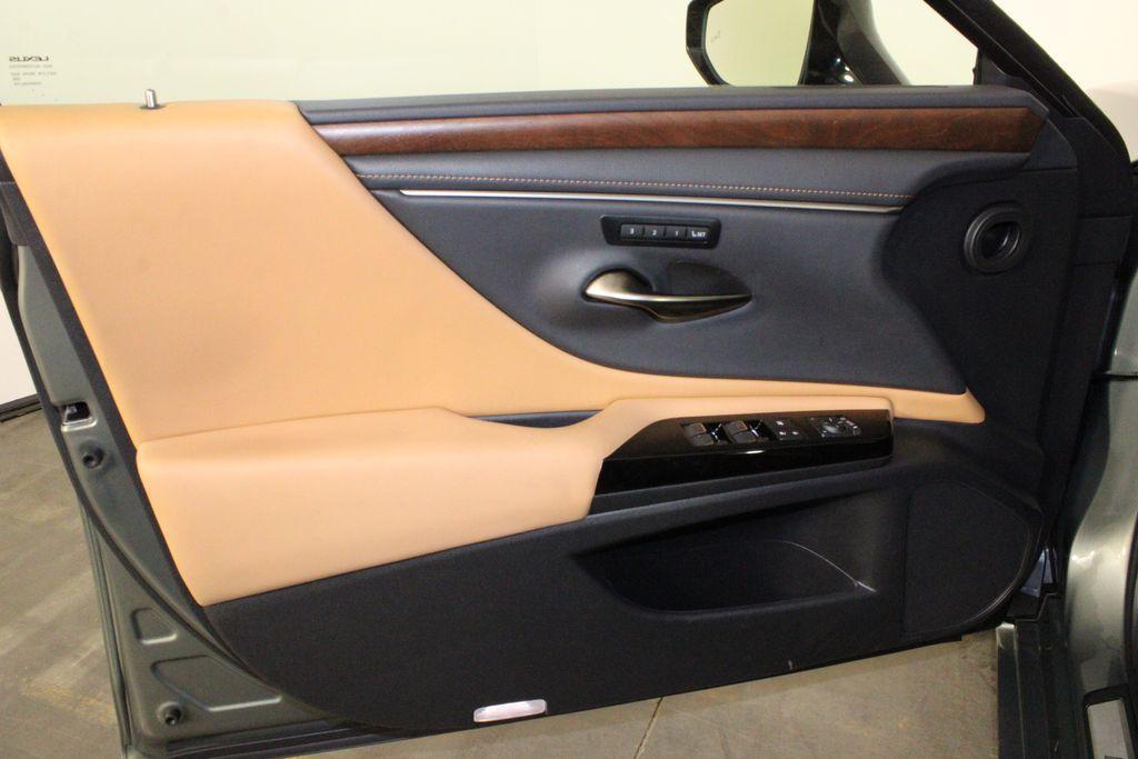used 2024 Lexus ES 350 car, priced at $36,600