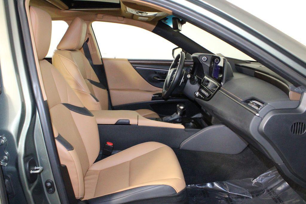 used 2024 Lexus ES 350 car, priced at $36,600