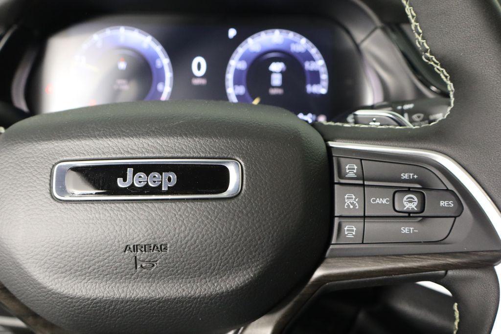 new 2026 Jeep Grand Cherokee car, priced at $42,601