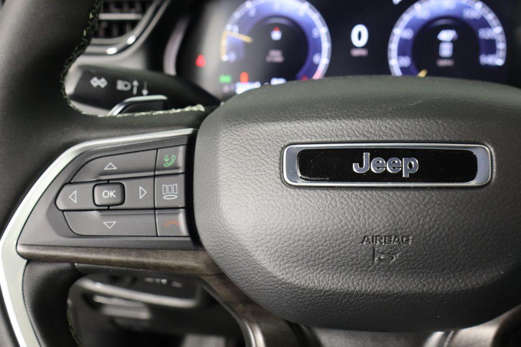new 2026 Jeep Grand Cherokee car, priced at $42,601
