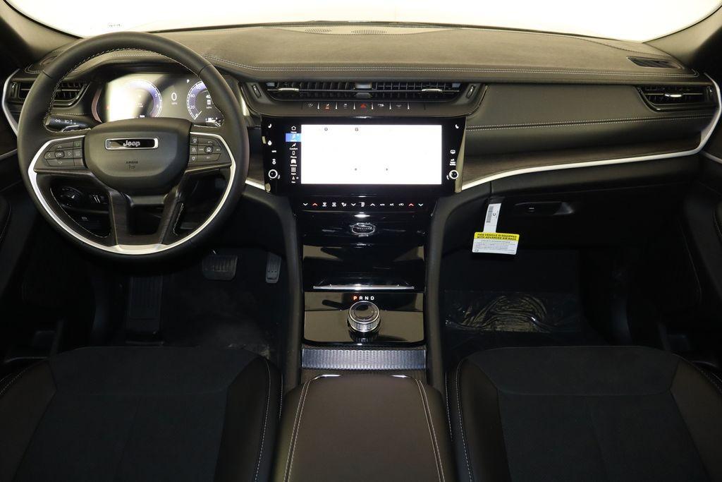 new 2026 Jeep Grand Cherokee car, priced at $42,601