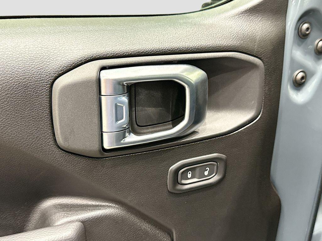 new 2026 Jeep Wrangler car, priced at $37,329