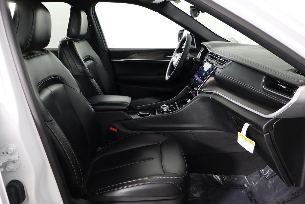 used 2025 Jeep Grand Cherokee L car, priced at $37,797