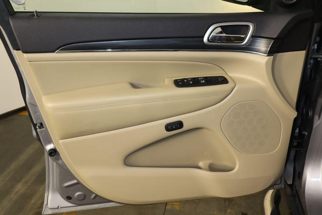 used 2019 Jeep Grand Cherokee car, priced at $17,597