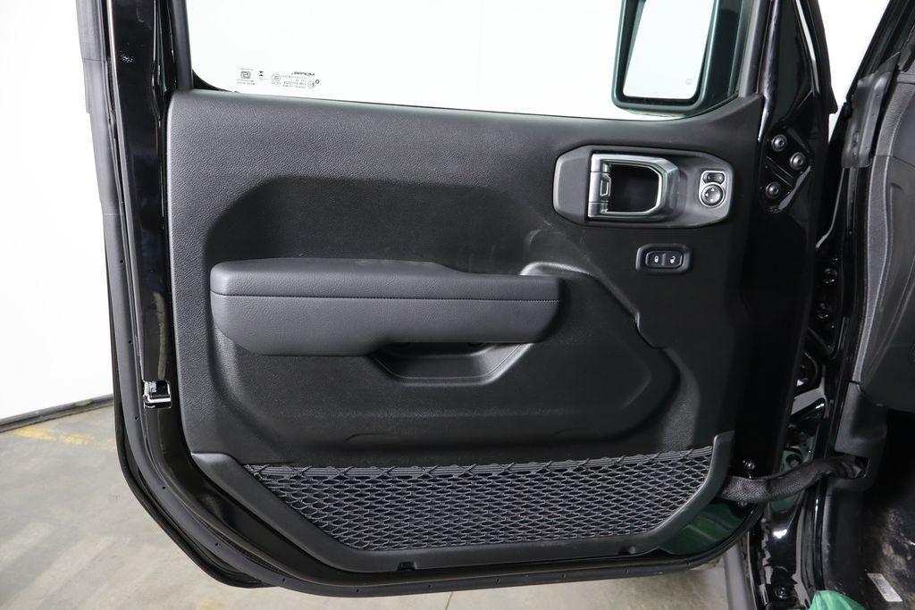 new 2026 Jeep Gladiator car, priced at $50,775