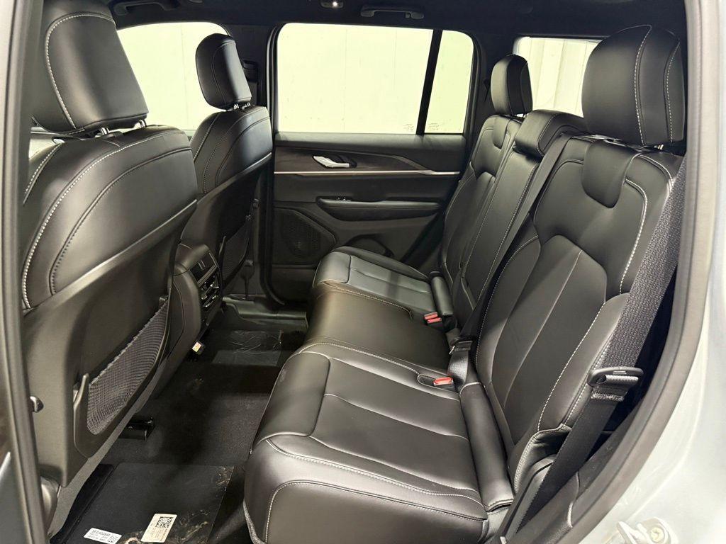 new 2025 Jeep Grand Cherokee car, priced at $39,457