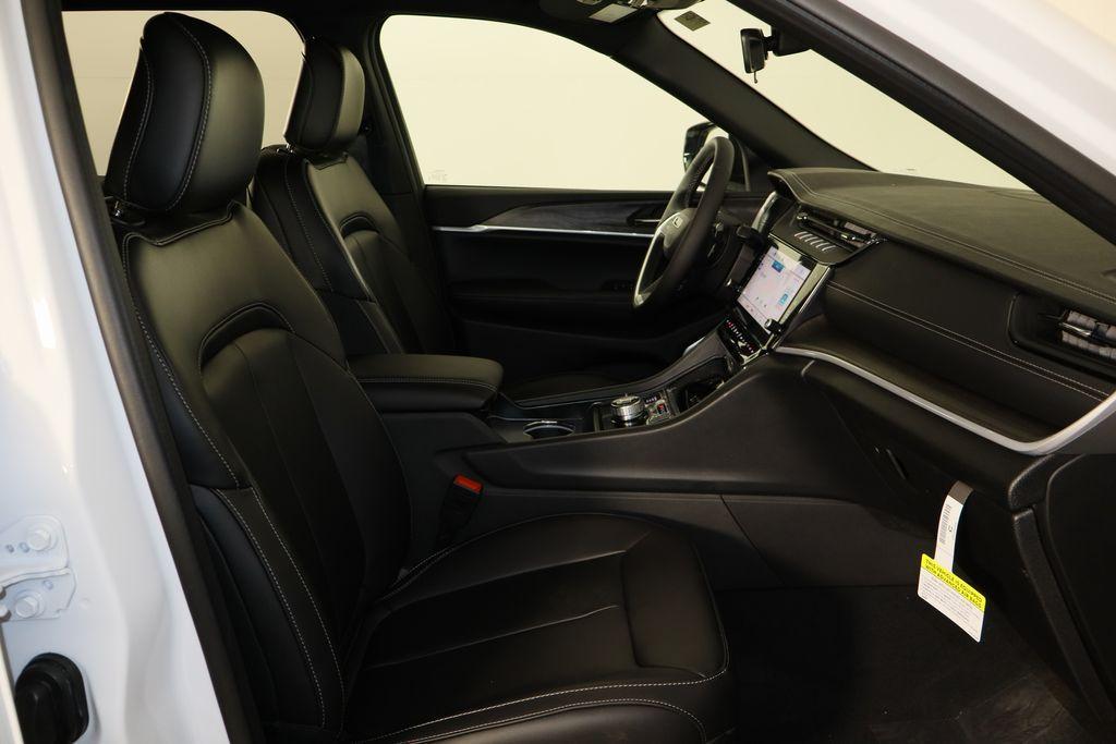 new 2026 Jeep Grand Cherokee L car, priced at $48,307