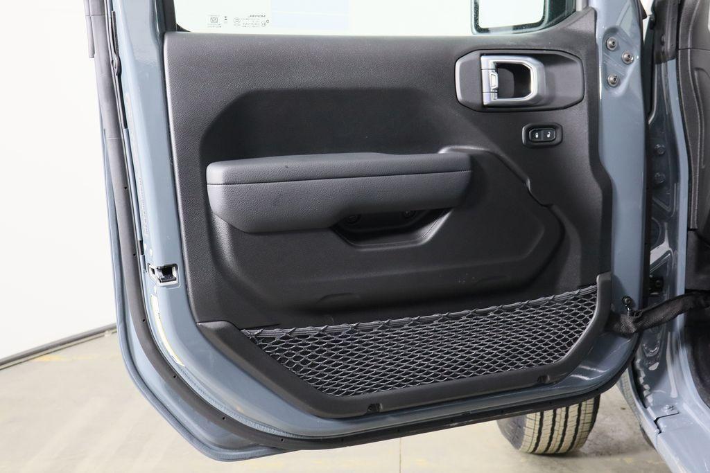 new 2026 Jeep Wrangler car, priced at $33,962