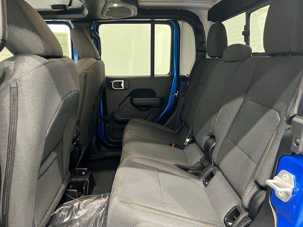 new 2026 Jeep Gladiator car, priced at $43,013