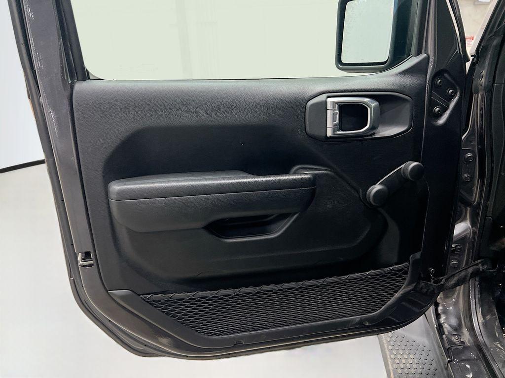 used 2022 Jeep Wrangler Unlimited car, priced at $28,000