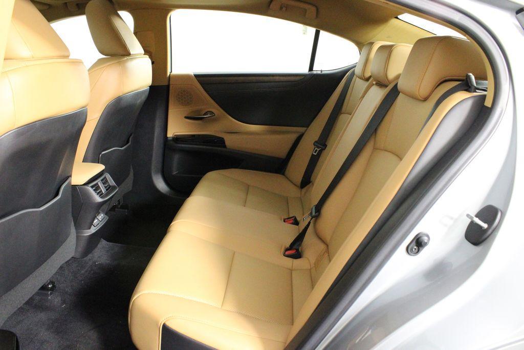 used 2022 Lexus ES 350 car, priced at $34,400