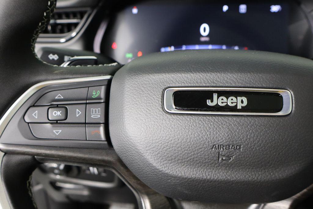 new 2026 Jeep Grand Cherokee car, priced at $40,254