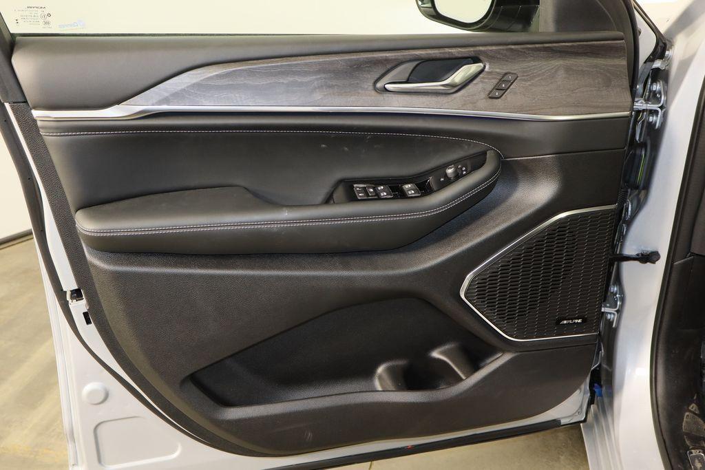 new 2024 Jeep Grand Cherokee car