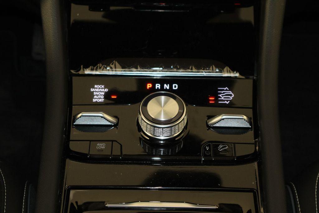 new 2024 Jeep Grand Cherokee car