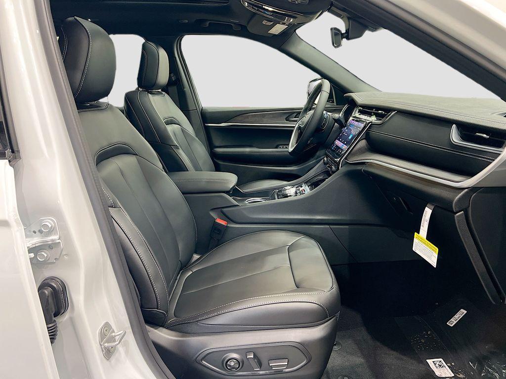 new 2025 Jeep Grand Cherokee L car, priced at $48,692