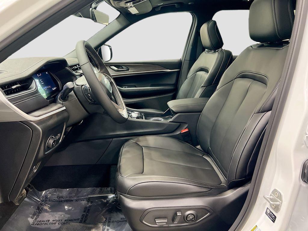 new 2025 Jeep Grand Cherokee L car, priced at $48,692