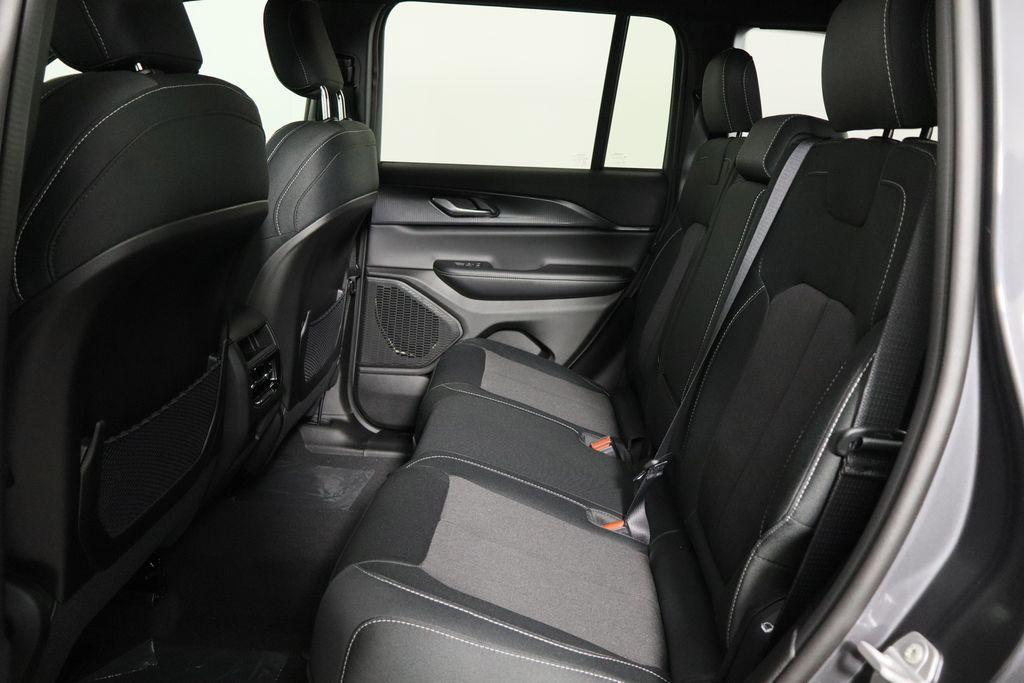 new 2026 Jeep Grand Cherokee car, priced at $39,665