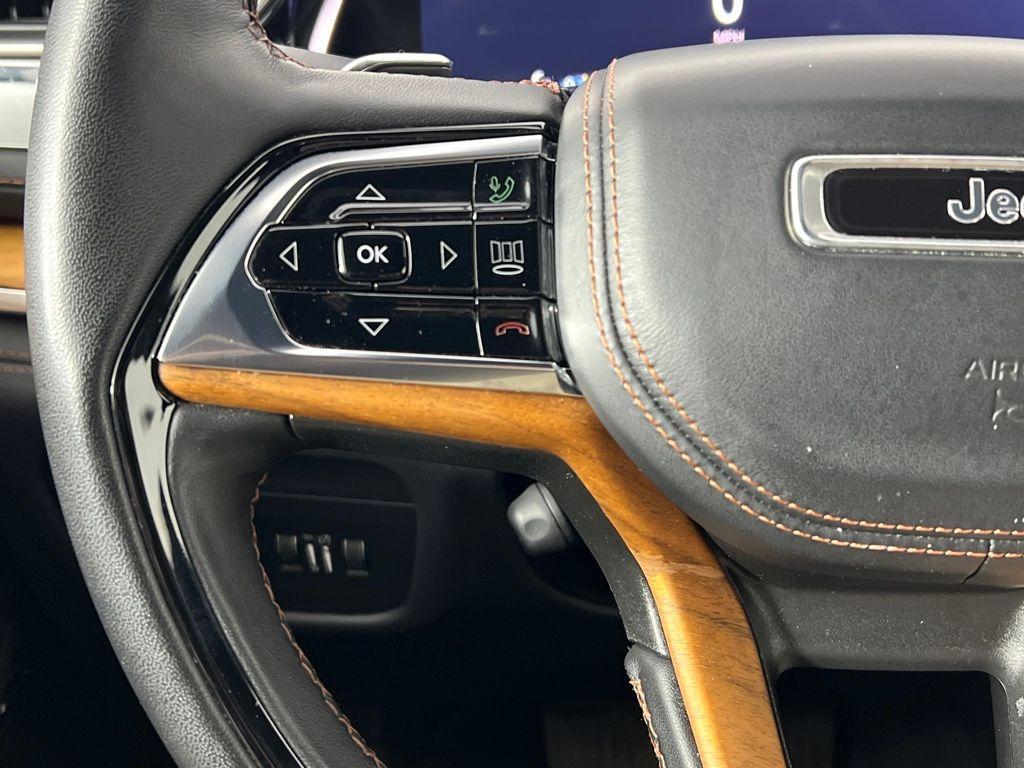 used 2022 Jeep Grand Cherokee car, priced at $36,400