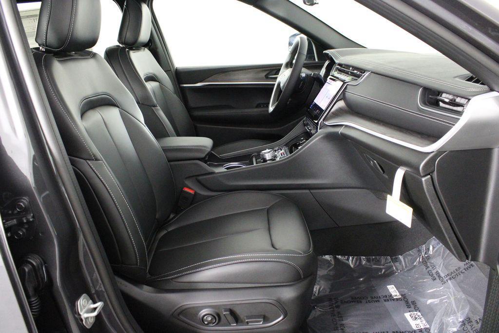 new 2025 Jeep Grand Cherokee L car, priced at $42,728