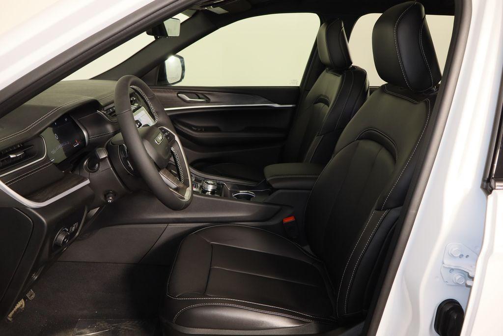 new 2025 Jeep Grand Cherokee L car, priced at $52,711