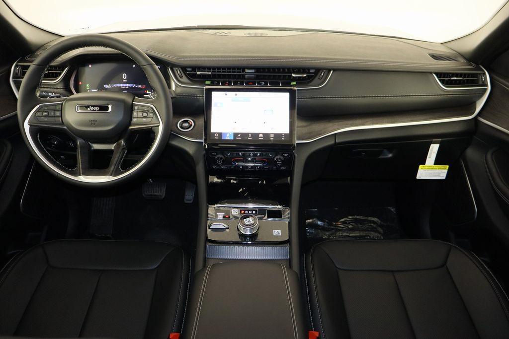 new 2025 Jeep Grand Cherokee L car, priced at $52,711