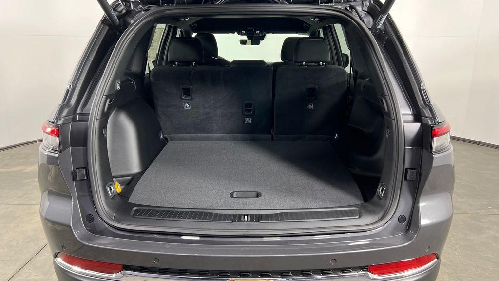 new 2025 Jeep Grand Cherokee car, priced at $32,605