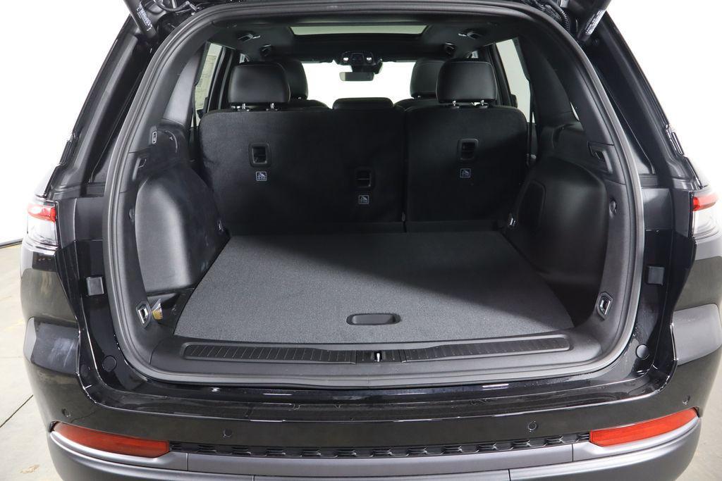 new 2026 Jeep Grand Cherokee car, priced at $44,294