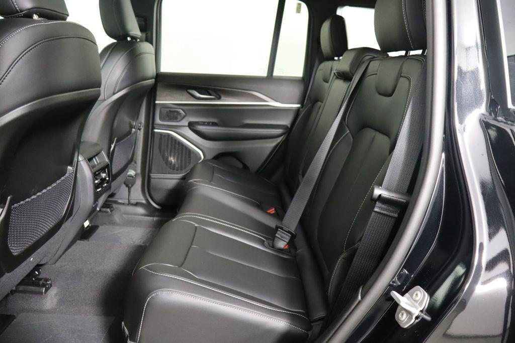 new 2026 Jeep Grand Cherokee car, priced at $44,294