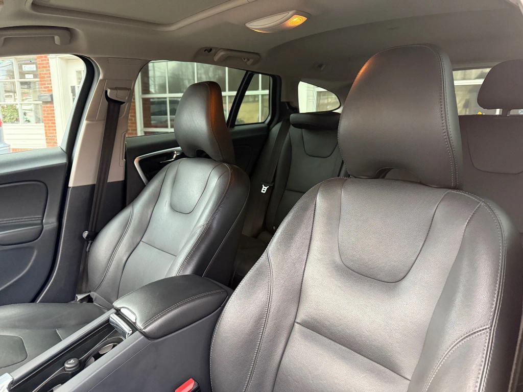 used 2018 Volvo V60 Cross Country car, priced at $12,995
