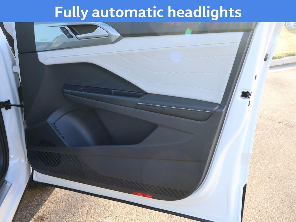 new 2026 Volkswagen Taos car, priced at $38,776