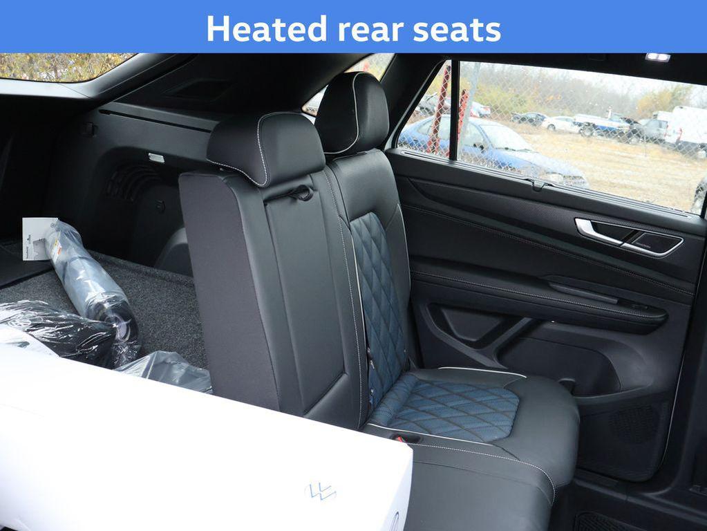 new 2026 Volkswagen Atlas Cross Sport car, priced at $54,906