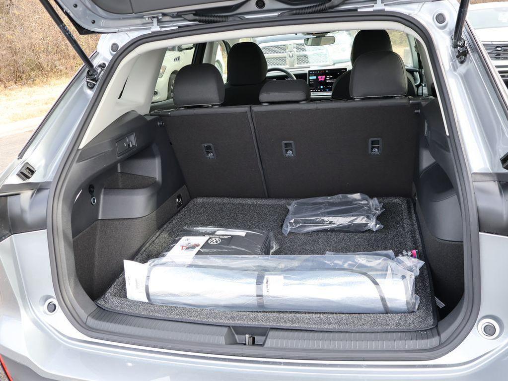 new 2026 Volkswagen Tiguan car, priced at $33,295