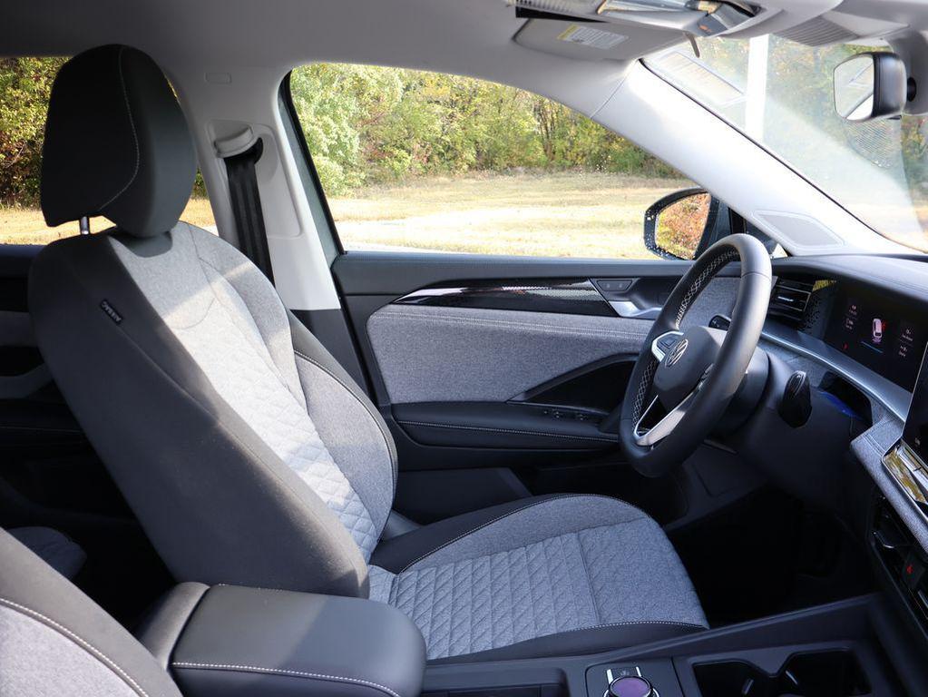 new 2026 Volkswagen Tiguan car, priced at $33,051