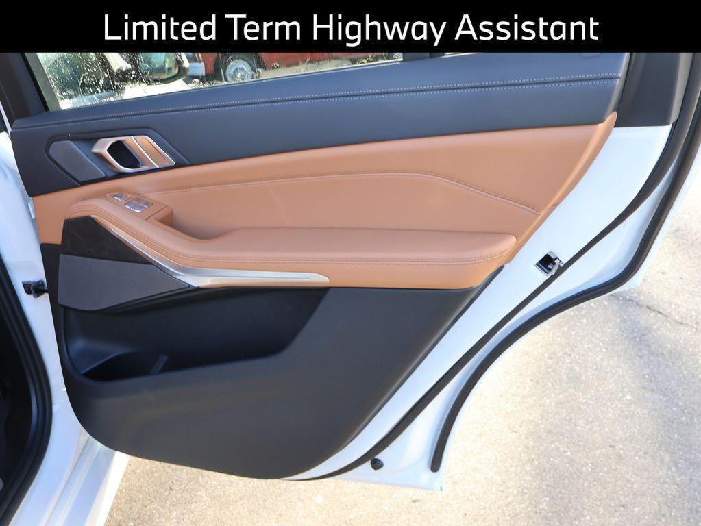 new 2026 BMW X7 car, priced at $94,205