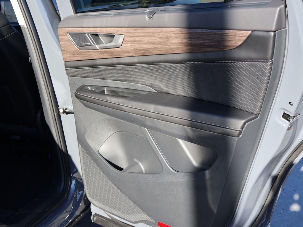 new 2026 Volkswagen Atlas car, priced at $55,833