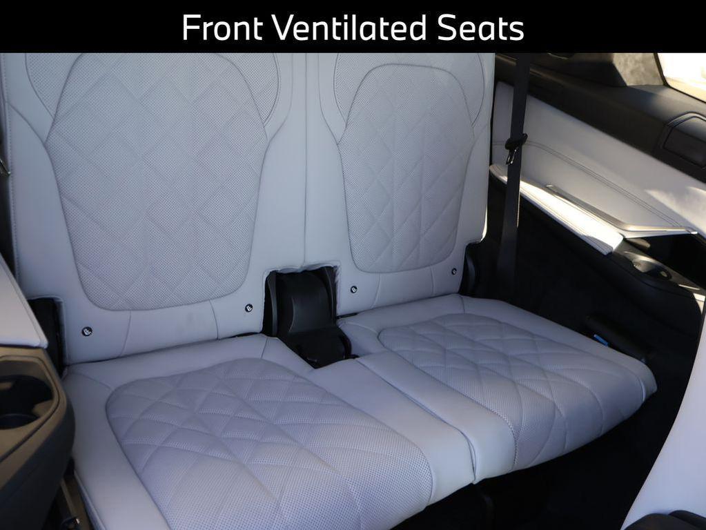 new 2026 BMW X7 car, priced at $95,475