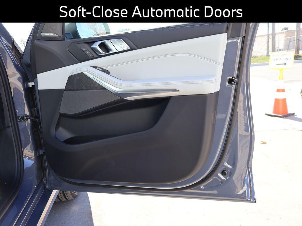 new 2026 BMW X7 car, priced at $95,475