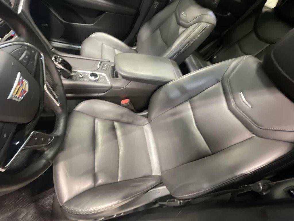 used 2022 Cadillac XT5 car, priced at $24,976