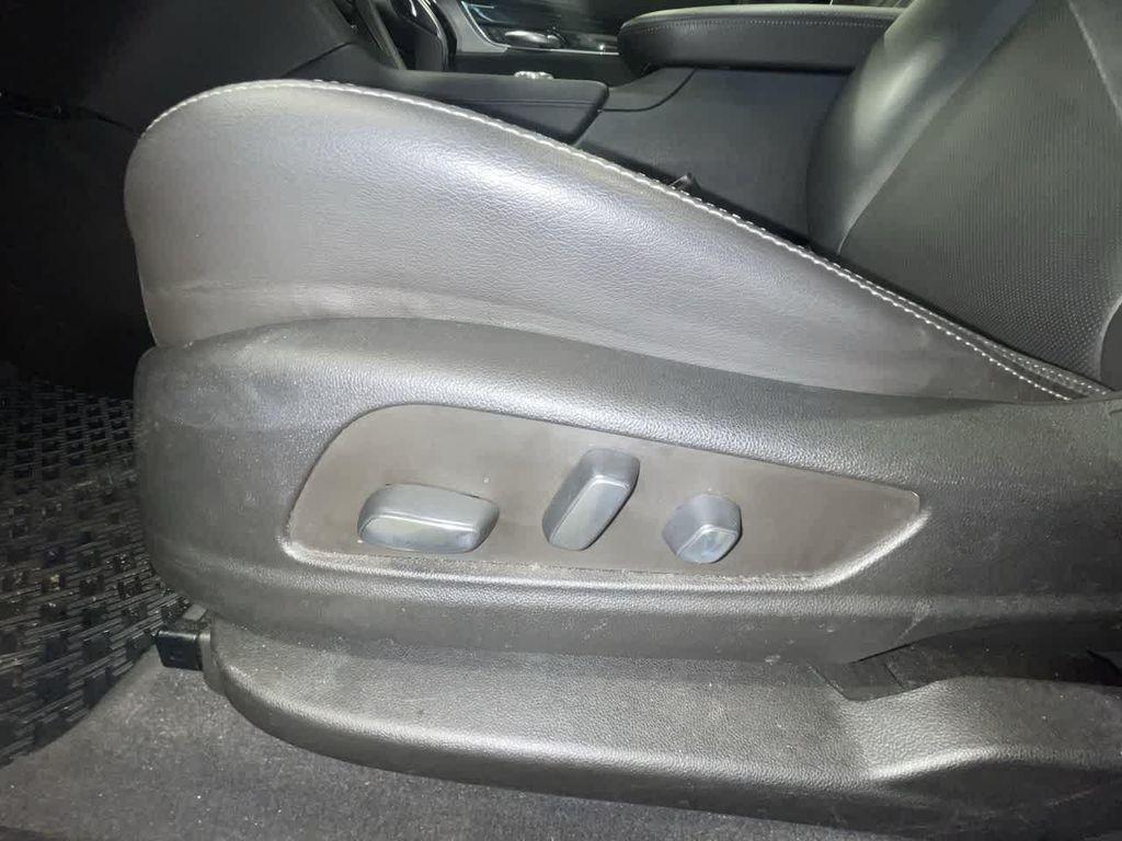 used 2022 Cadillac XT5 car, priced at $24,976