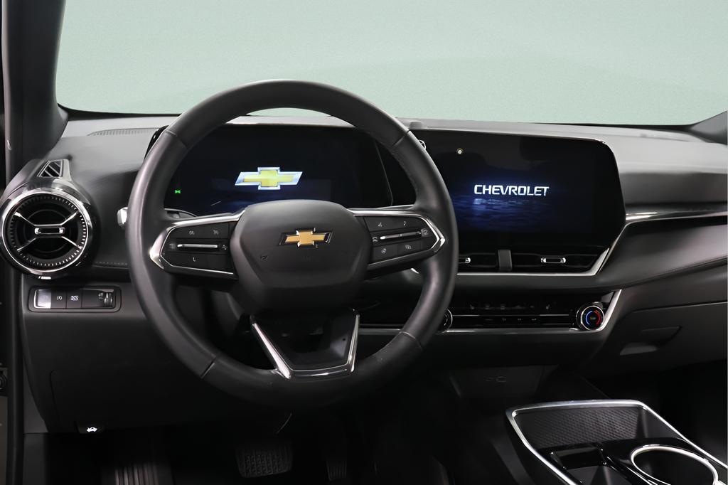 used 2025 Chevrolet Equinox car, priced at $25,395