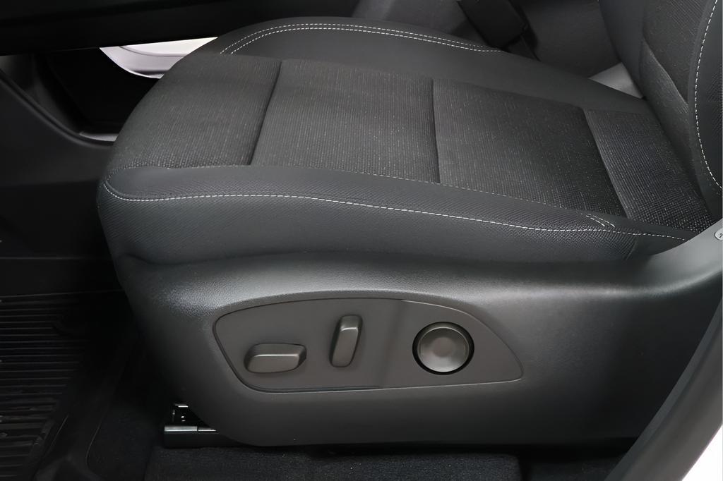 new 2026 Chevrolet Traverse car, priced at $43,115