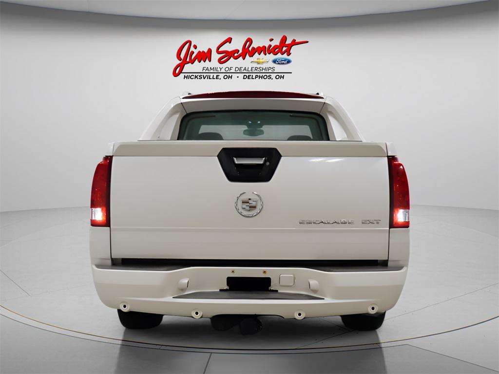 used 2005 Cadillac Escalade EXT car, priced at $10,994