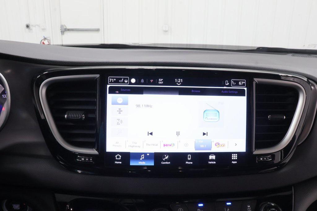 used 2025 Chrysler Pacifica car, priced at $32,469