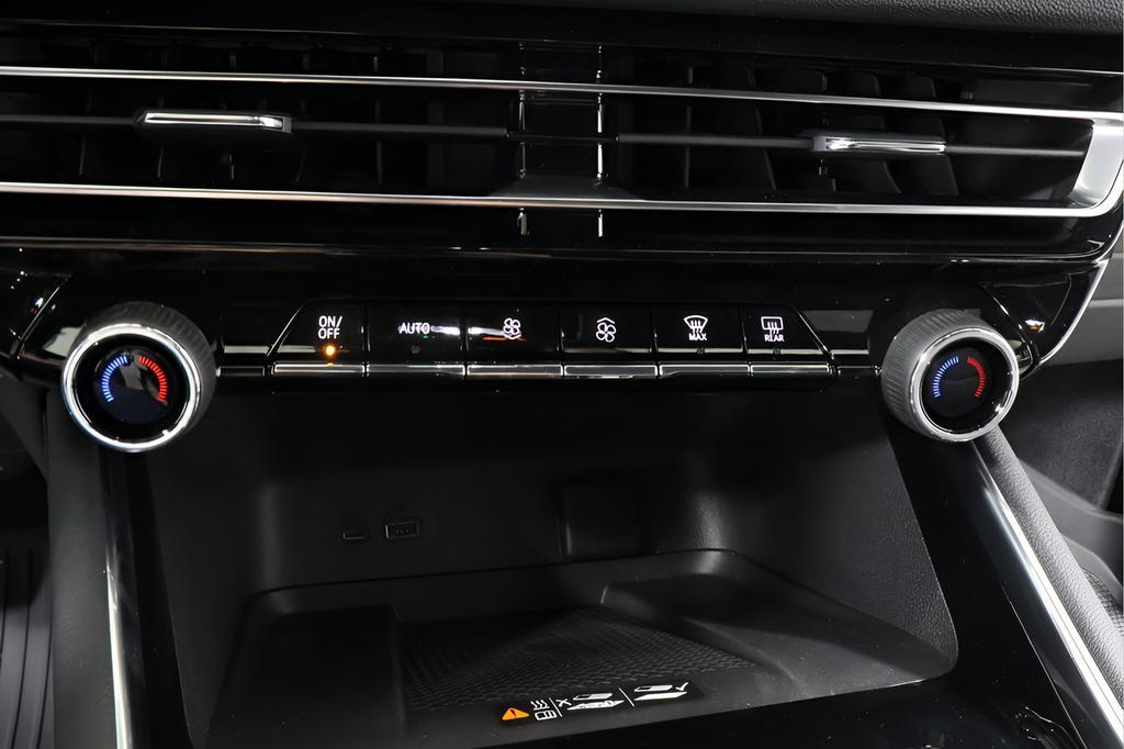 new 2026 Chevrolet Traverse car, priced at $59,329