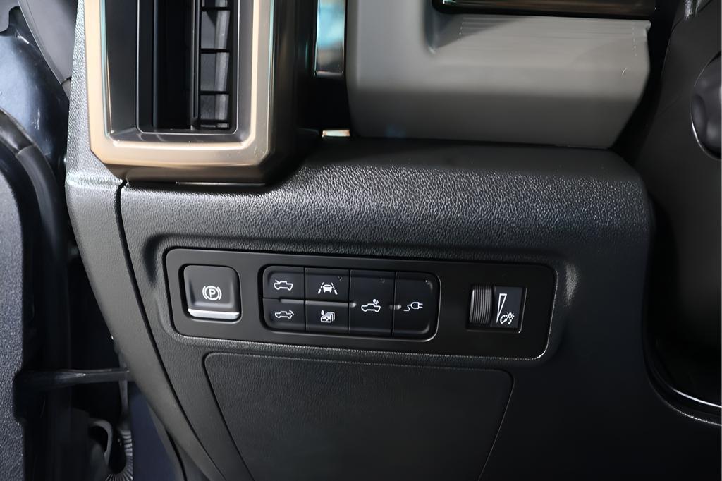 used 2025 GMC HUMMER EV Pickup car, priced at $78,200