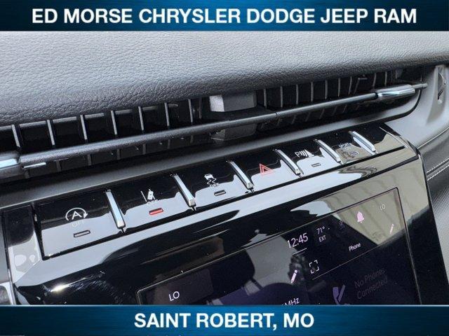 new 2025 Jeep Grand Cherokee car, priced at $37,910