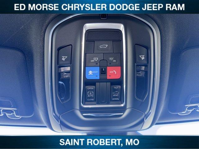 new 2025 Jeep Grand Cherokee car, priced at $44,204