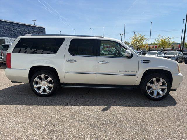 used 2008 Cadillac Escalade ESV car, priced at $9,138
