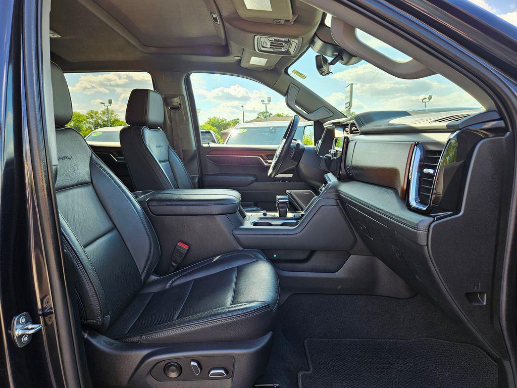used 2023 GMC Sierra 1500 car, priced at $52,318