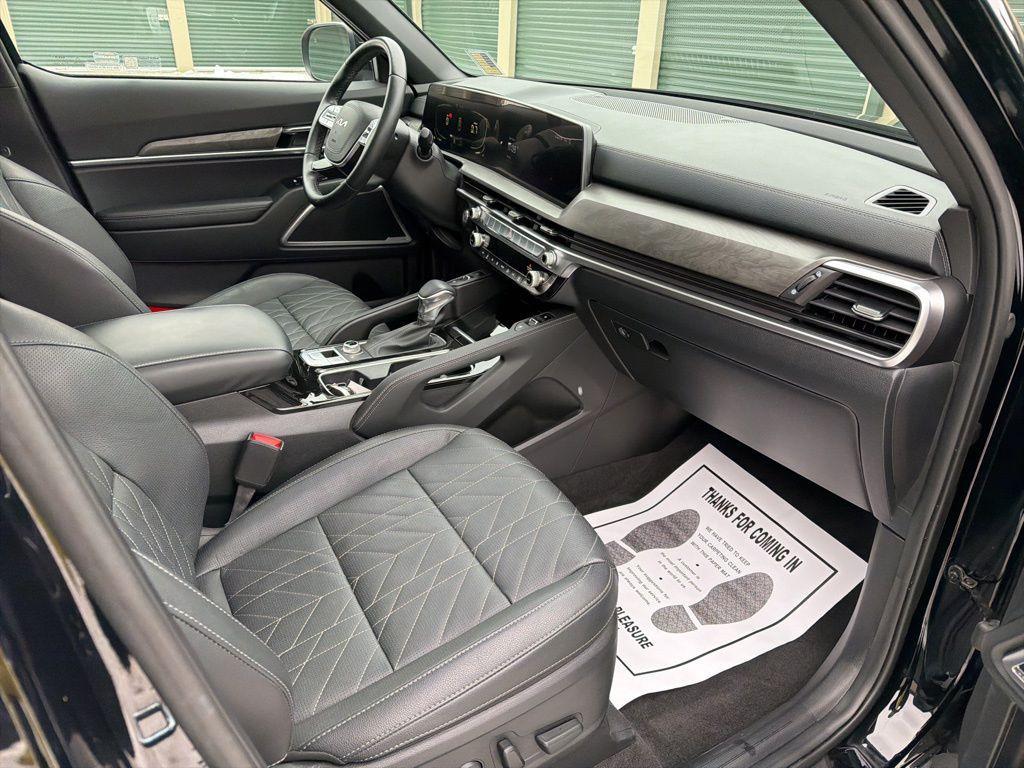 used 2025 Kia Telluride car, priced at $40,999